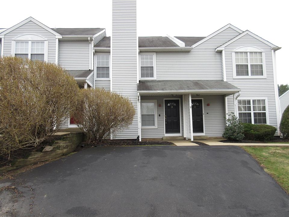 1st image of 13 Stockton Ct
