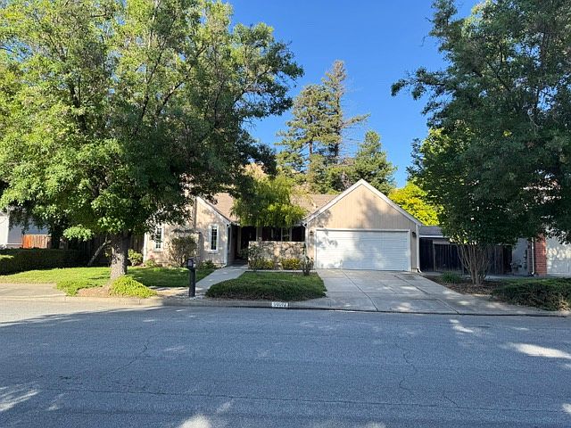 1st image of 39574 Benavente Ave