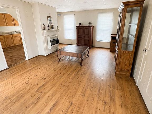 4th image of 3188 Boone Rd