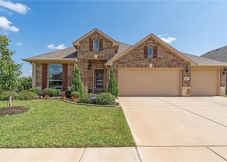1st image of 809 Longhorn Dr