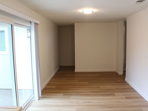 4th image of 331 Rebecca Ave