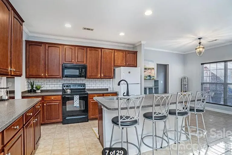 Kitchen with island