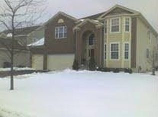 5605 Heartland Ct, Carpentersville, IL 60110