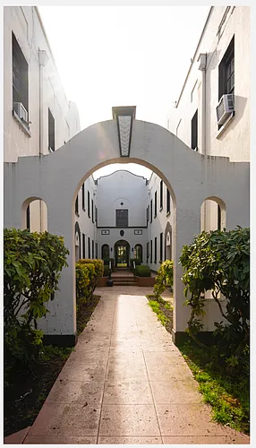 Hawthorne Court Photo 1