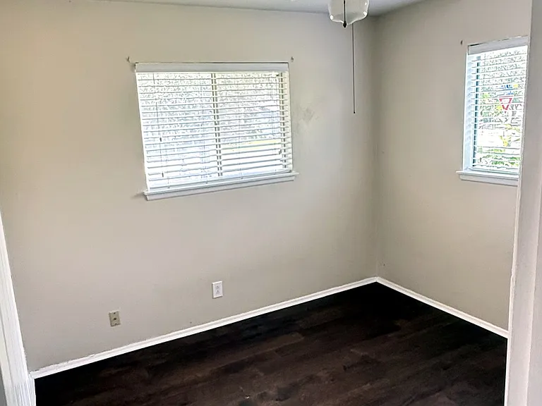 209 Brenda Dr — Photo 10