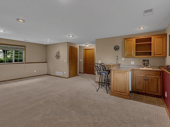 4th image of 1294 Stone Ridge Rd