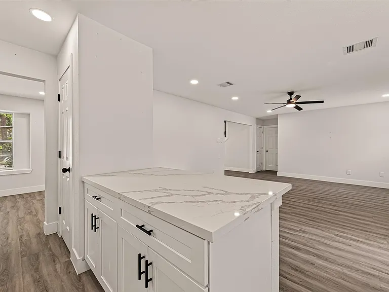 10011 Pine Pass Dr — Photo 10