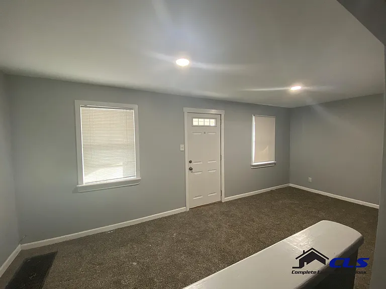 1130 Florida Ave — Photo 2