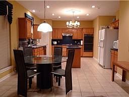 4th image of 4606 Meadow Green Dr