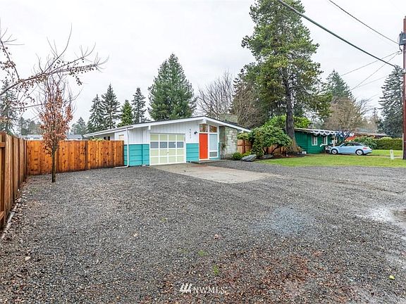 3rd image of 4527 17th Ave SE