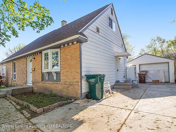3rd image of 3601 Wedgewood Dr