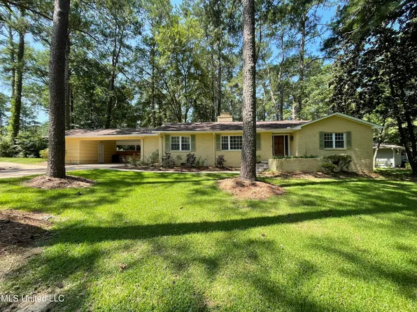 1329 Robert Dr, Jackson, MS 39211
