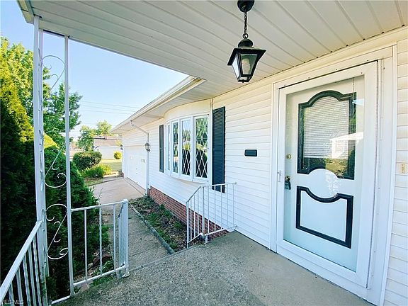 3rd image of 12708 Willard Ave