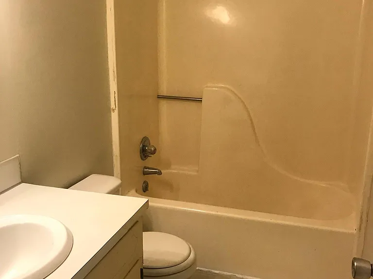 204 Lindbeth Dr #A — Photo 2