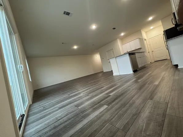 5722 Roadhouse Dr, Forney, TX 75126