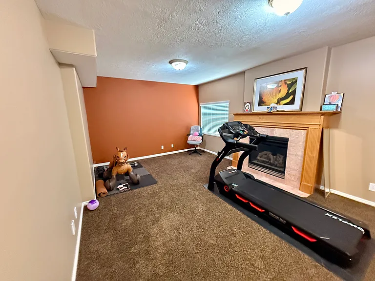 1090 E Fairway Dr — Photo 20