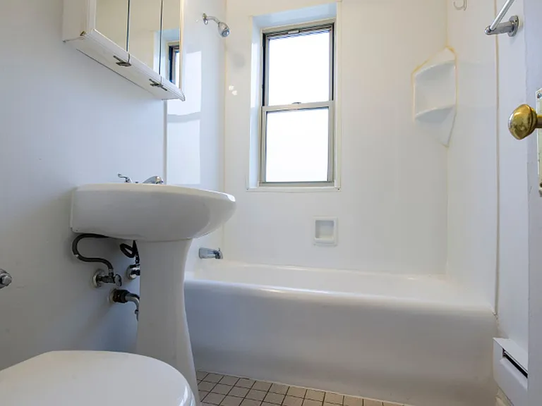 5957 W Madison — Photo 19