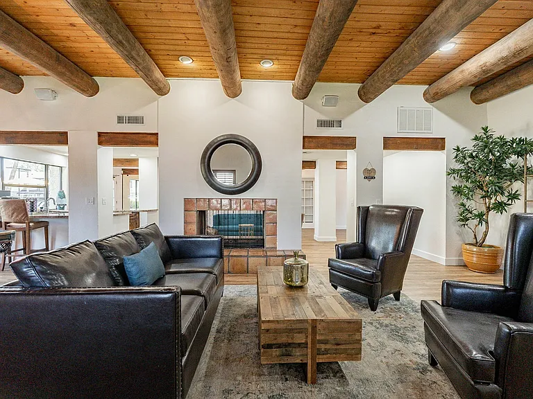 Club Valencia Luxury Apartments — Photo 28