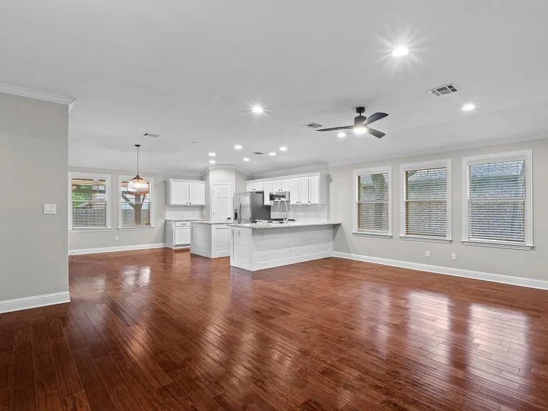 309 Creek Ridge Ln — Photo 7