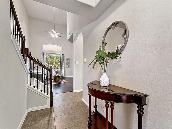 4th image of 1604 Waxberry Ln #100