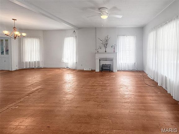 3rd image of 310 N 5th St