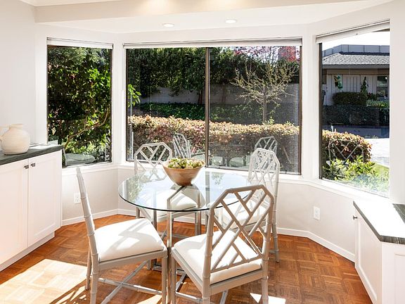 5th image of 71 Bay Tree Ln