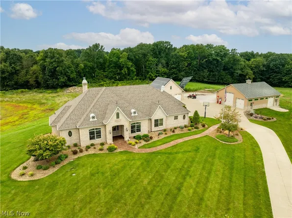 7067 Akron Ave NW, Canal Fulton, OH 44614
