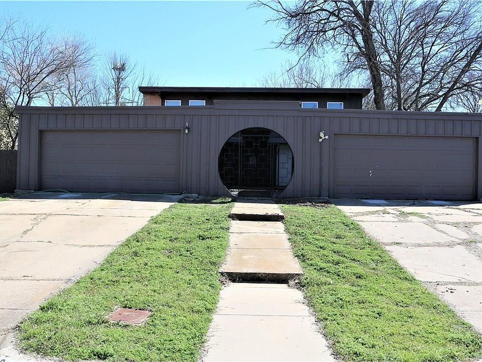 1st image of 6321 Walraven Cir #6321