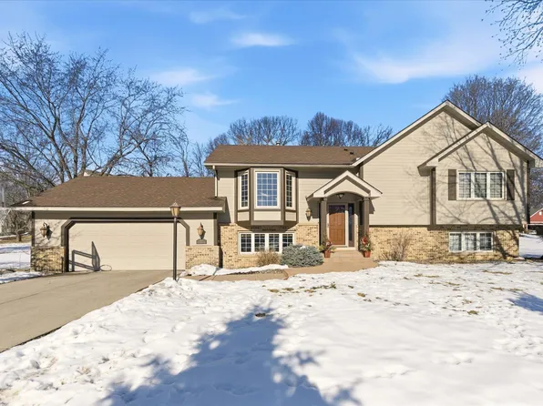 1500 Rushmore Dr, Burnsville, MN 55306