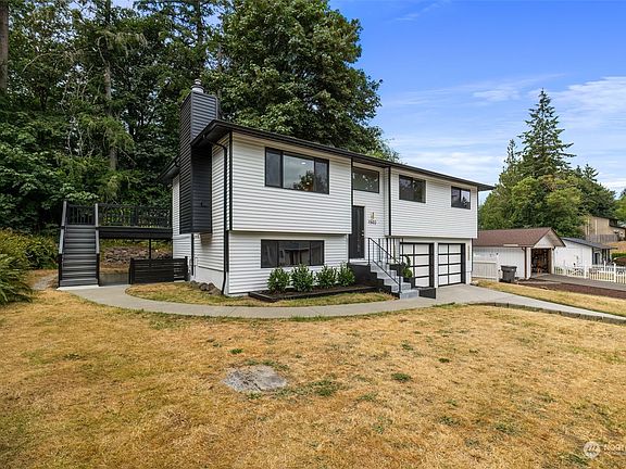 3rd image of 1502 Canyon Court