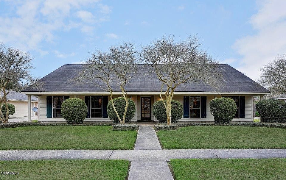 1st image of 111 S Meyers Dr