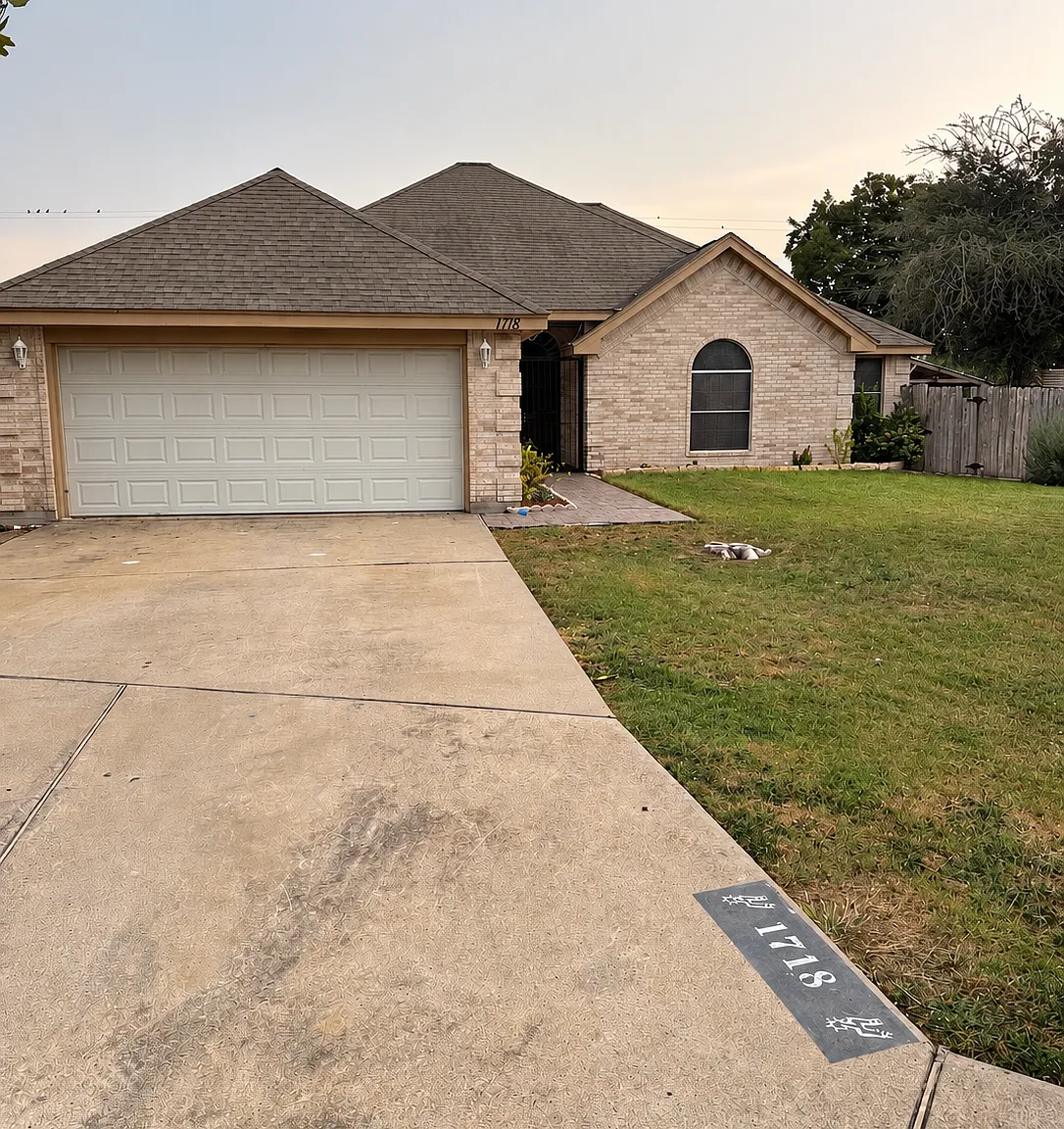 3 bed, 2080 sqft, $2,100 — Photo 3