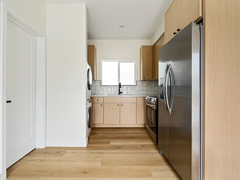 1953 Emerald St #2 — Photo 15