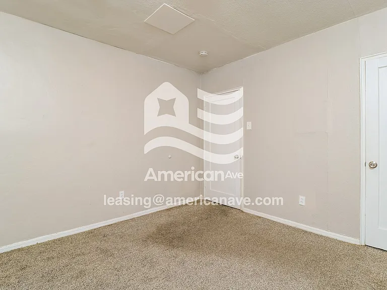 1049778_009_wm_-_main_bedroom_13388129.jpg