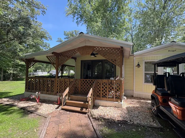 3/39 Woodhaven Dr E, Sublette, IL 61367