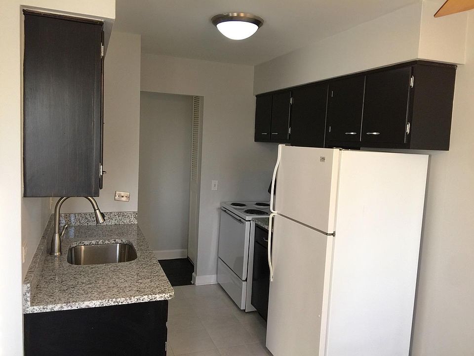 1st image of 6028 N Winthrop Ave #501