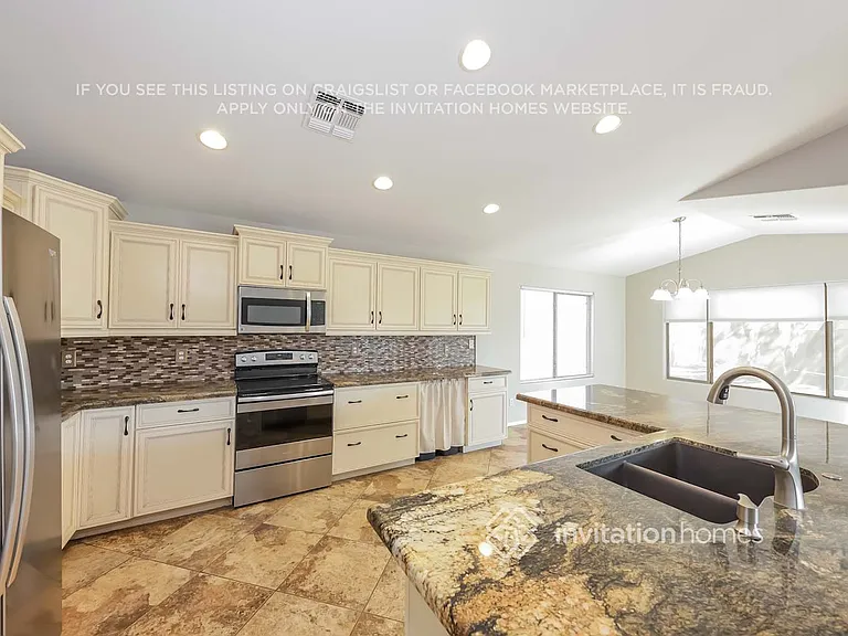 13345 W Acapulco Ln — Photo 6