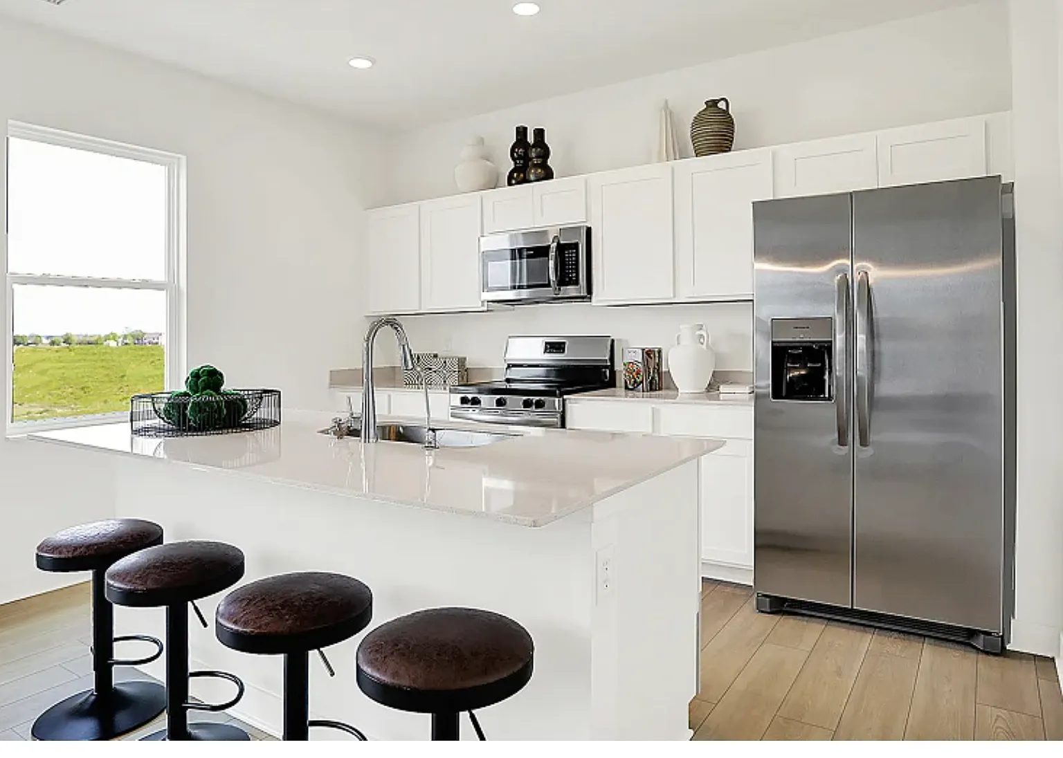 2851 Woods Edge Dr — Photo 1