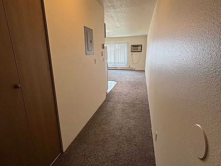 1440 Dakota Dr N — Photo 20