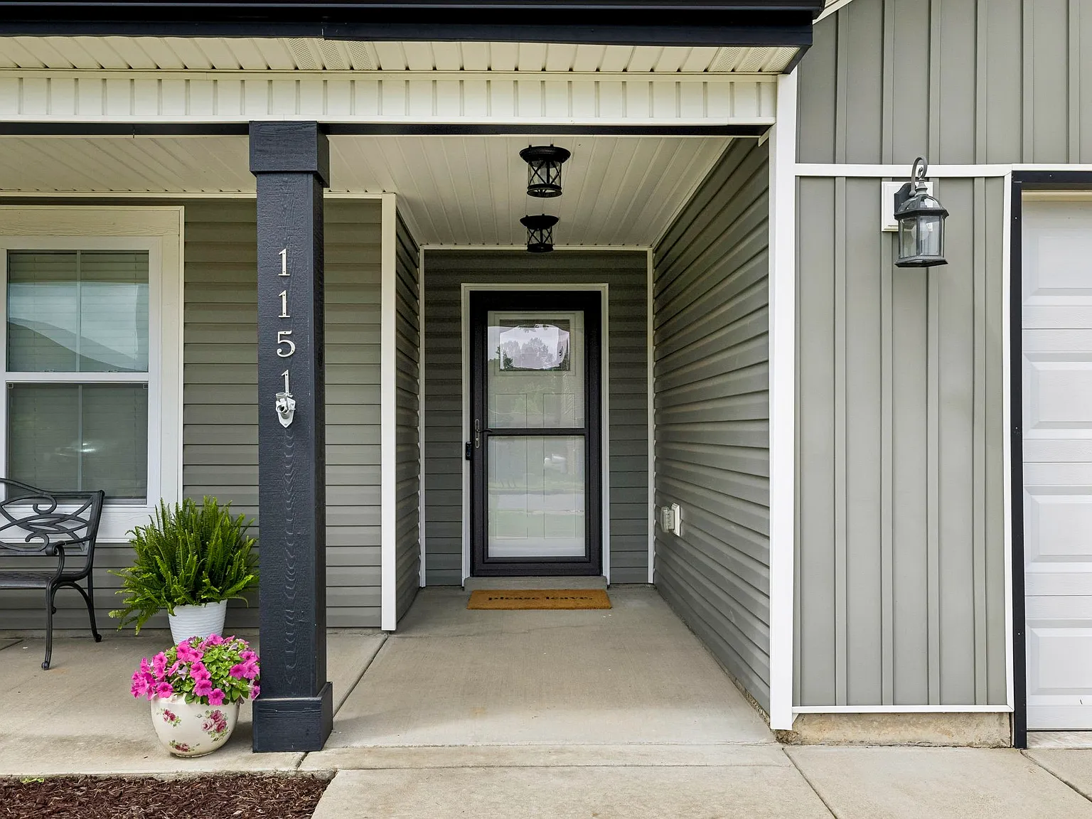 3 bed, 1477 sqft, $2,000 — Photo 2