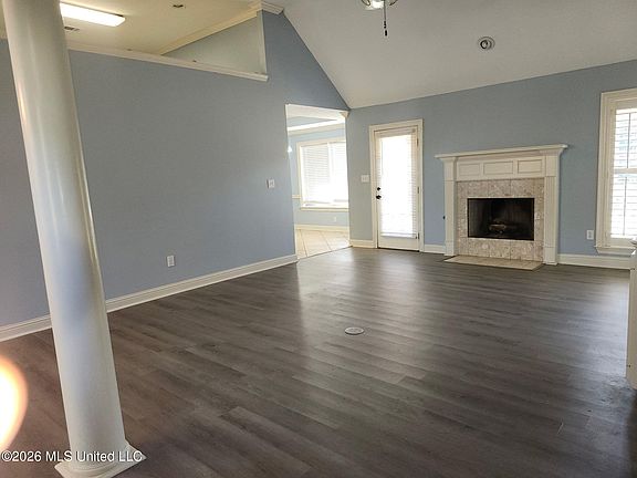 2nd image of 103 Fairfield Cir