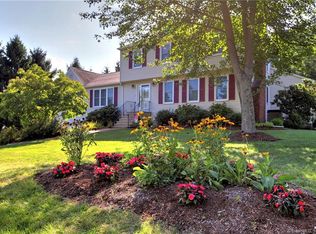 90 Gail Ct, Northford, CT 06472