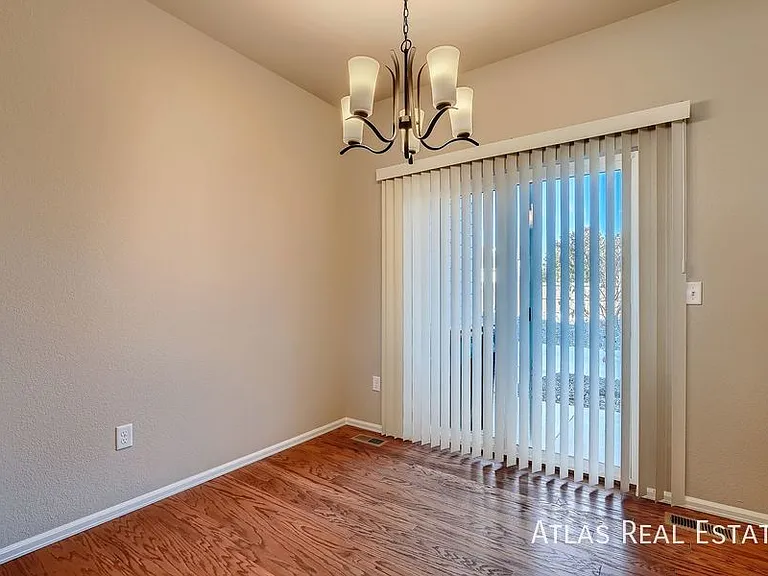 708 Finch Dr — Photo 7