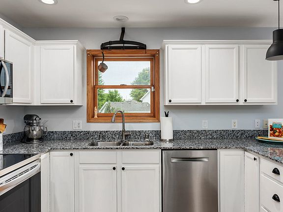 5th image of 1208 Temple Dr