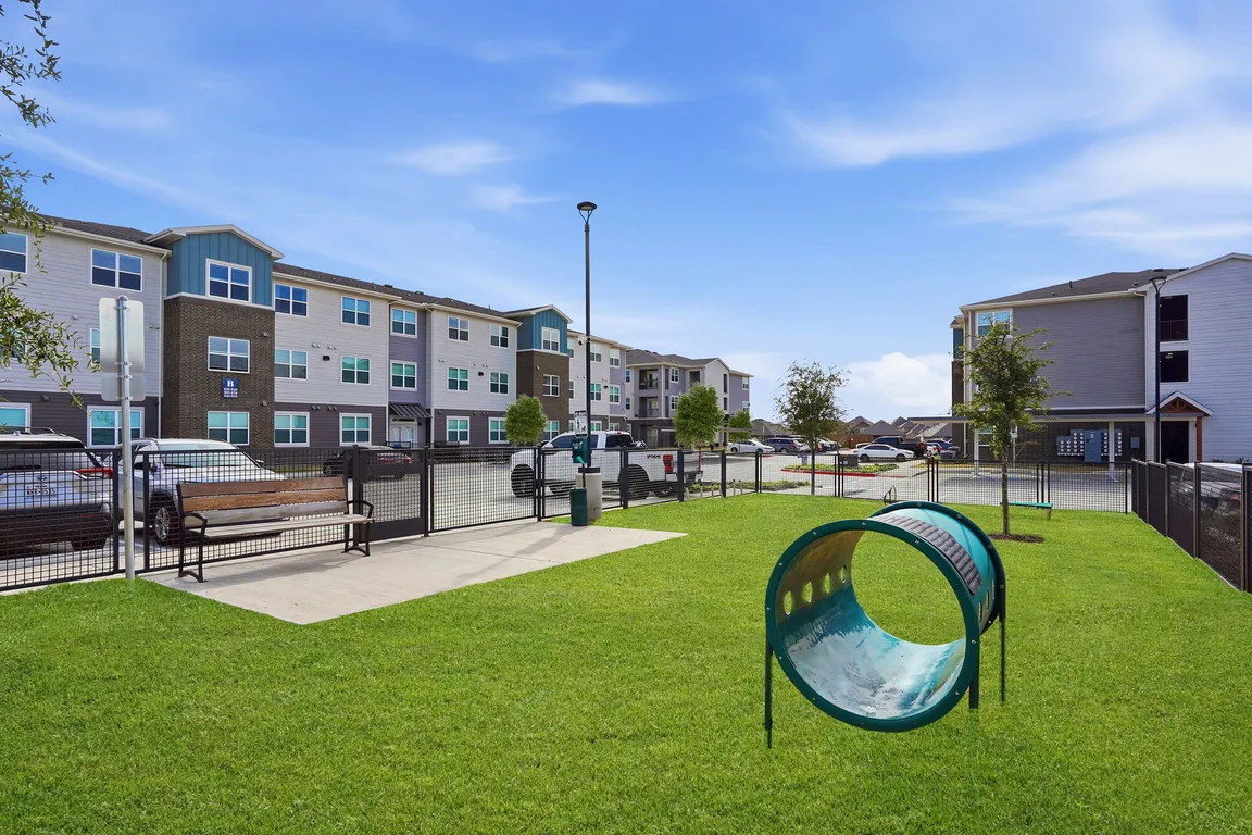 The Breckyn apartments community photo