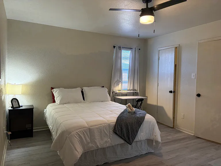 2812 Cantabrian Dr #B — Photo 13