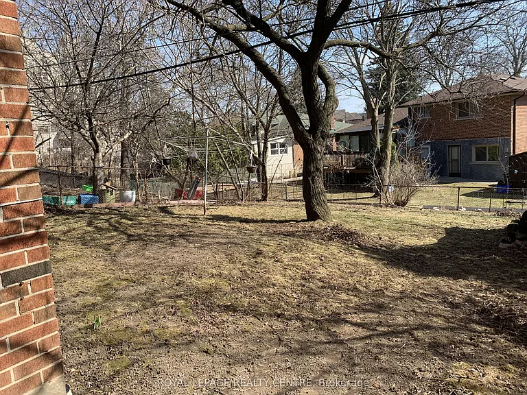 339 Sheppard Ave E #3 — Photo 36