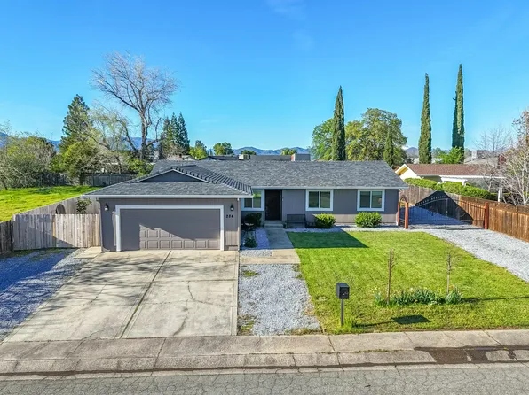 284 Woodhill Dr, Redding, CA 96003
