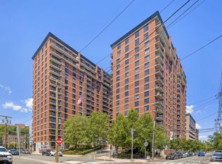700 1st St APT 8M, Hoboken, NJ 07030