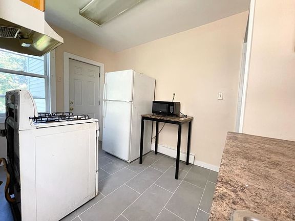 5th image of 64 Virginia Ave #2